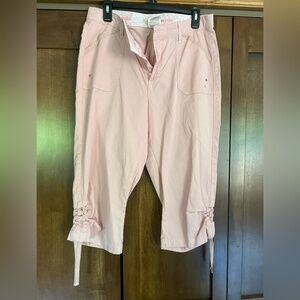 Lee, womens comfort wasteband capris. Size 12